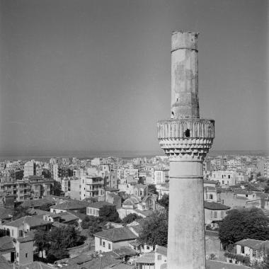 Αστικό τοπίο. Ο μιναρές της Ροτόντας στη Θεσσαλονίκη