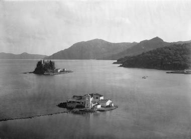 Grèce - Corfou, île de la mort prise de Canone (Ελλάδα - Κέρκυρα, νησί του θανάτου από το Κανόνι