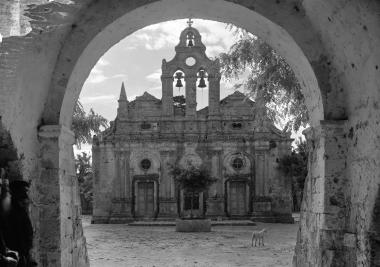 Crète, Couvent d' Arkadia, l’ église vue de la voûte d’ entrée , 7 VI 20 (Κρήτη, Μονή Αρκαδίου, όψη της εκκλησίας από τον θόλο της εισόδου, 7 Ιουνίου 1920)