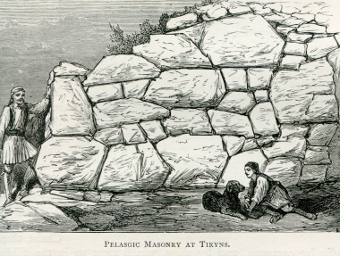Τμήμα των μυκηναϊκών τειχών της Τίρυνθας.
