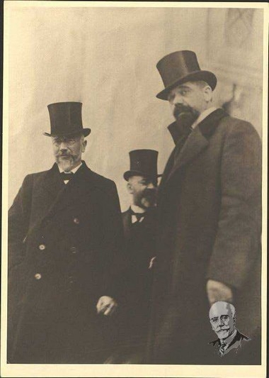 Eleftherios Venizelos with members of the Council of Ministers.